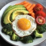 Sunny-Side Egg with Avocado, Tomatoes & Steamed Veggies